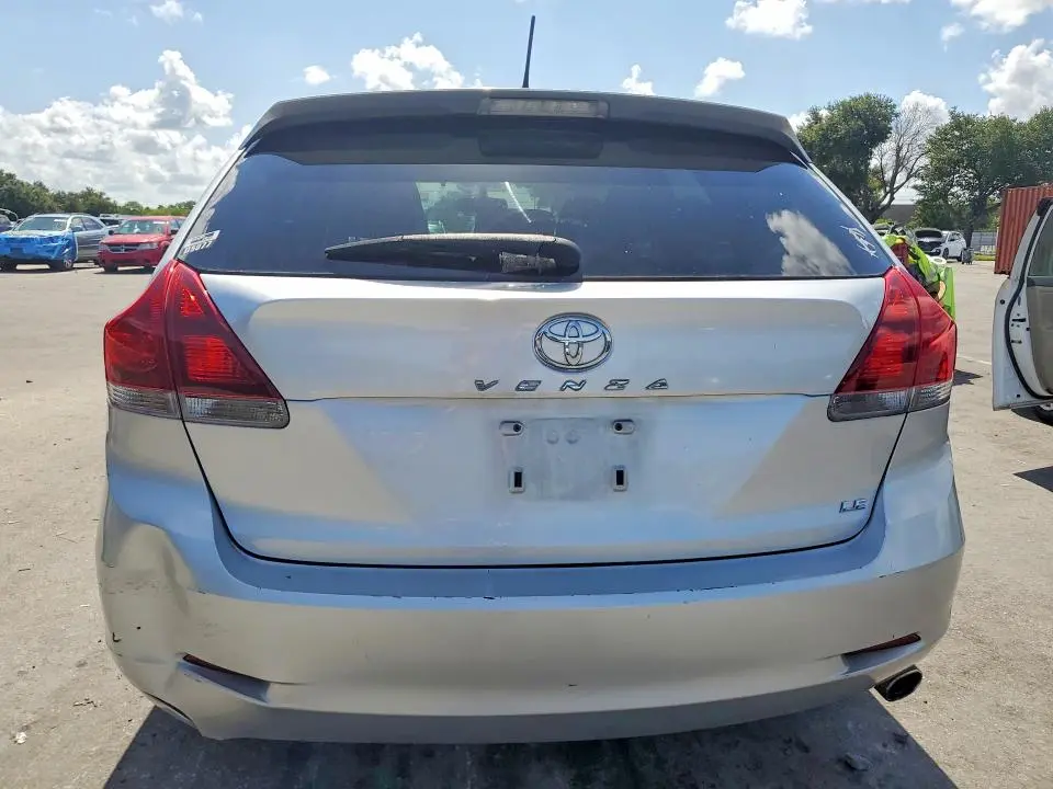 2013 TOYOTA VENZA LE  