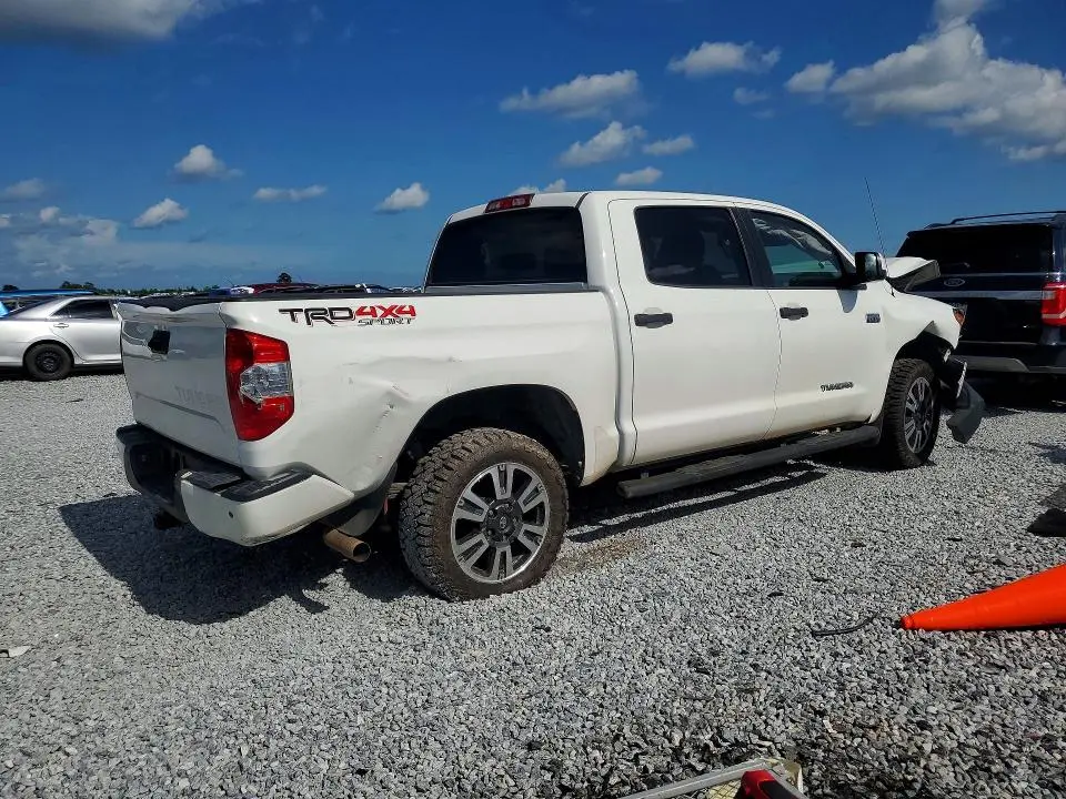 2018 TOYOTA TUNDRA CREWMAX SR5  