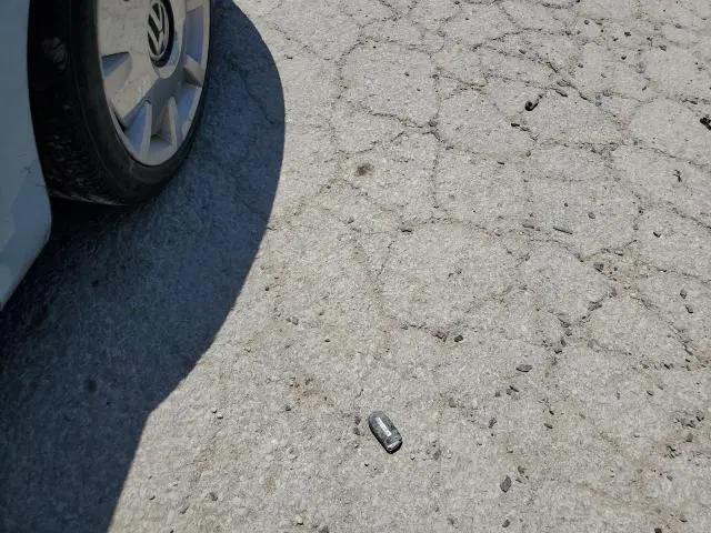2012 VOLKSWAGEN BEETLE   