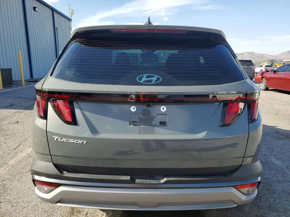 2025 HYUNDAI TUCSON SE  