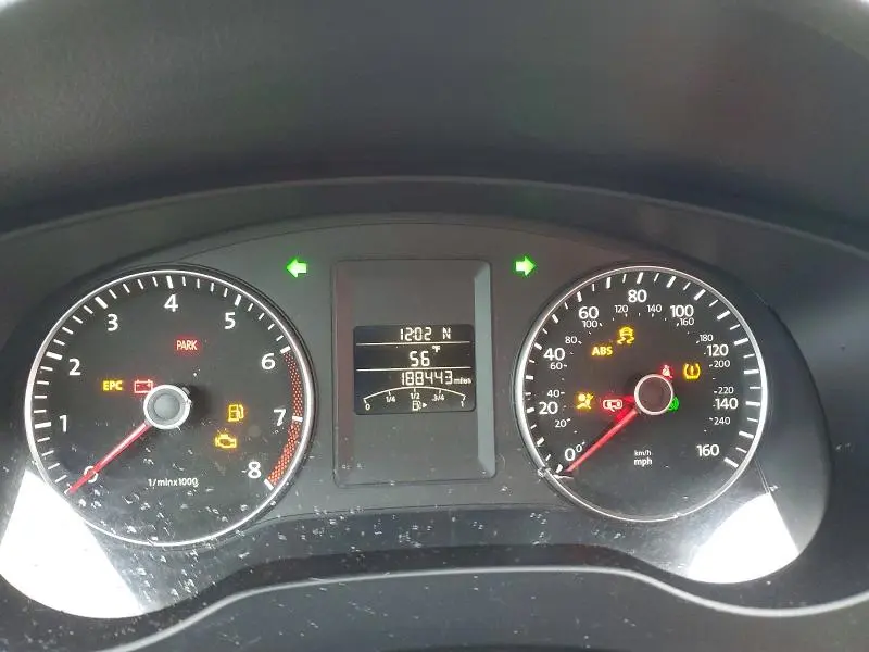 2013 VOLKSWAGEN JETTA SE  