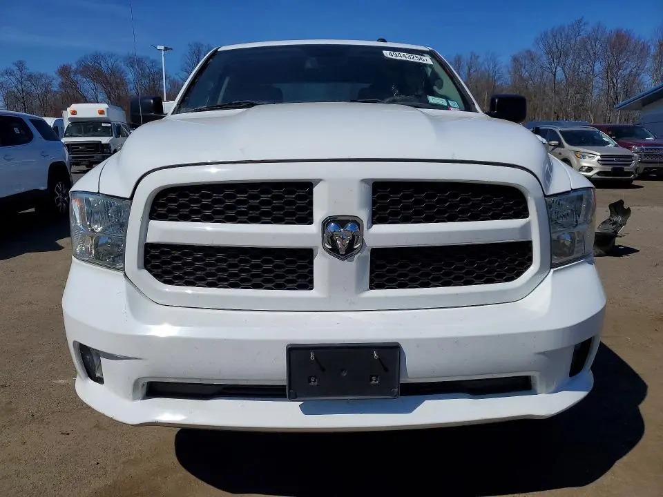 2016 RAM 1500 ST  