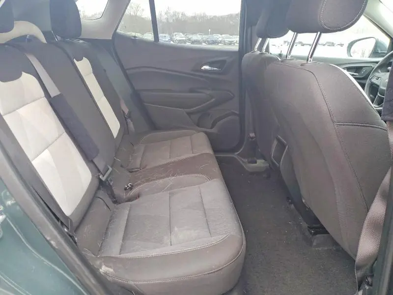 2025 CHEVROLET TRAX LS  