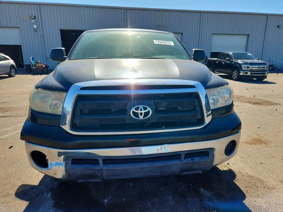 2011 TOYOTA TUNDRA CREWMAX SR5  
