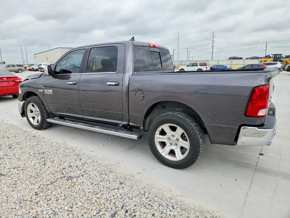 2018 RAM 1500 SLT  