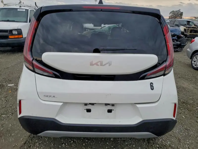 2025 KIA SOUL LX  