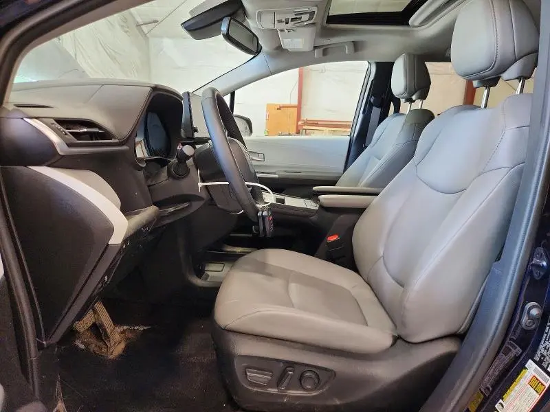 2025 TOYOTA SIENNA XLE 7-PASSENGER  