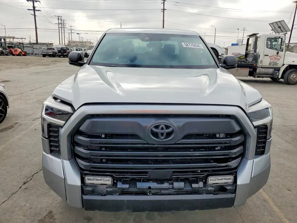 2026 TOYOTA TUNDRA SR5  