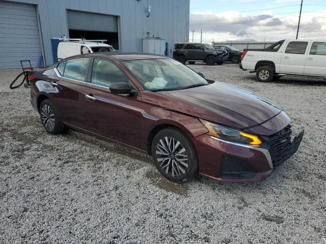 2024 NISSAN ALTIMA SV  