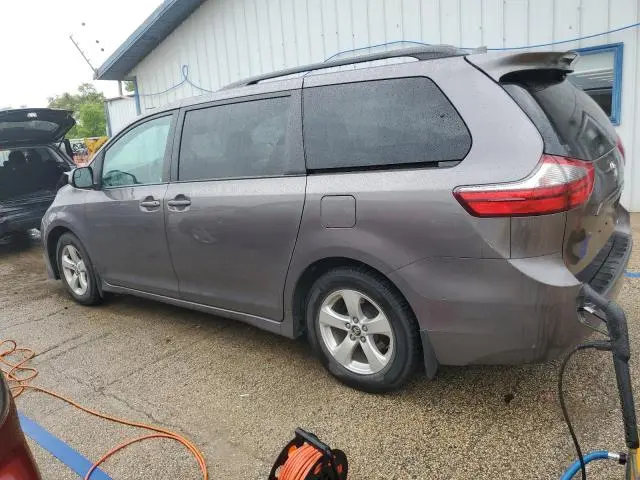 2020 TOYOTA SIENNA LE  