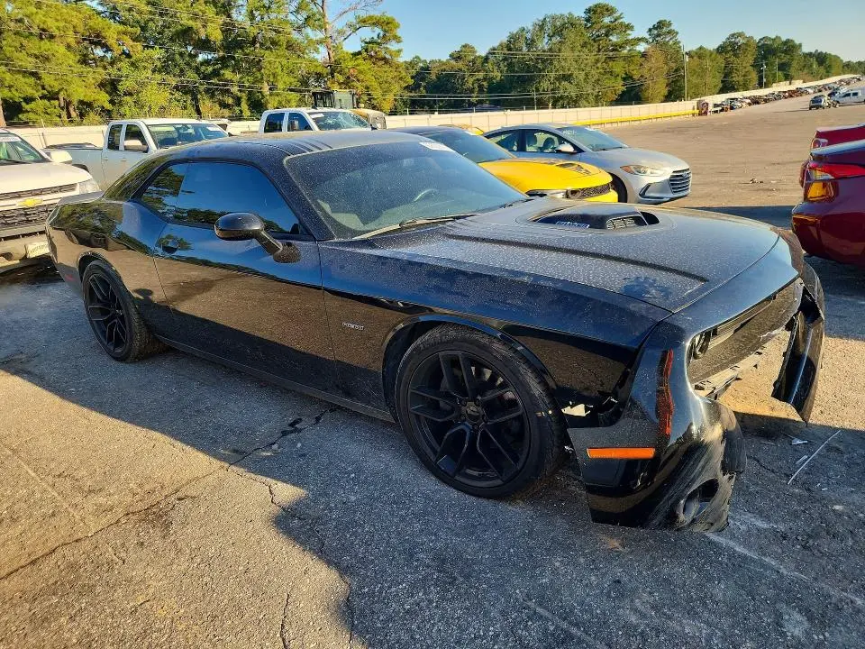 2015 DODGE CHALLENGER SXT  