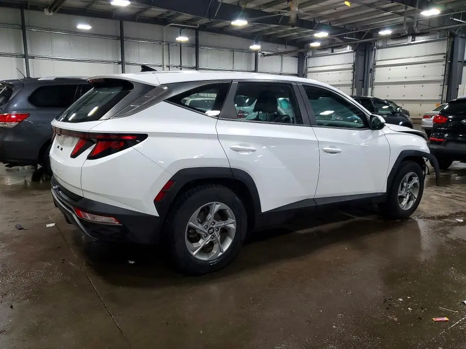 2022 HYUNDAI TUCSON SE  