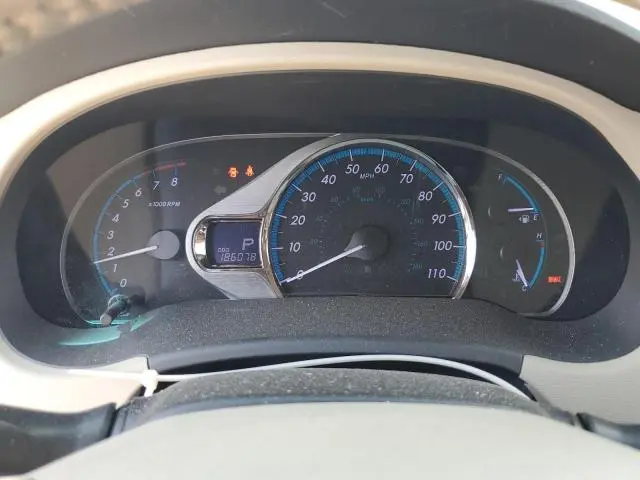 2011 TOYOTA SIENNA XLE  