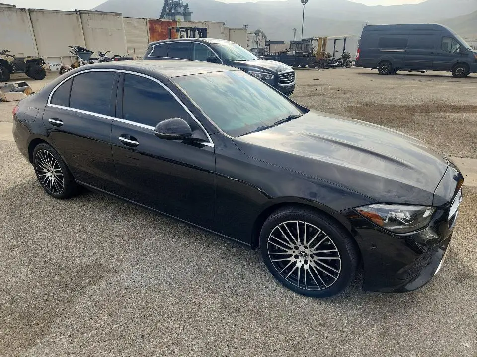 2025 MERCEDES-BENZ C 300  