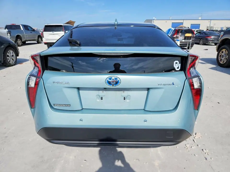 2017 TOYOTA PRIUS   