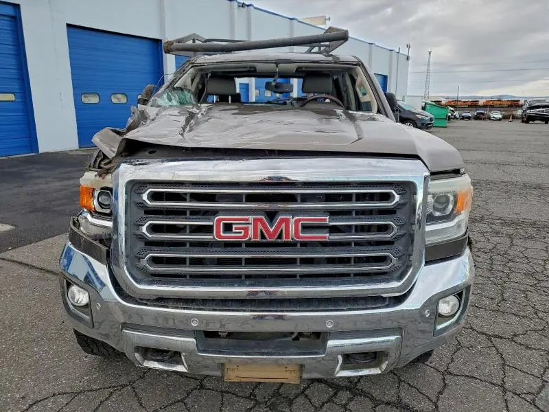 2015 GMC SIERRA K2500 SLT  