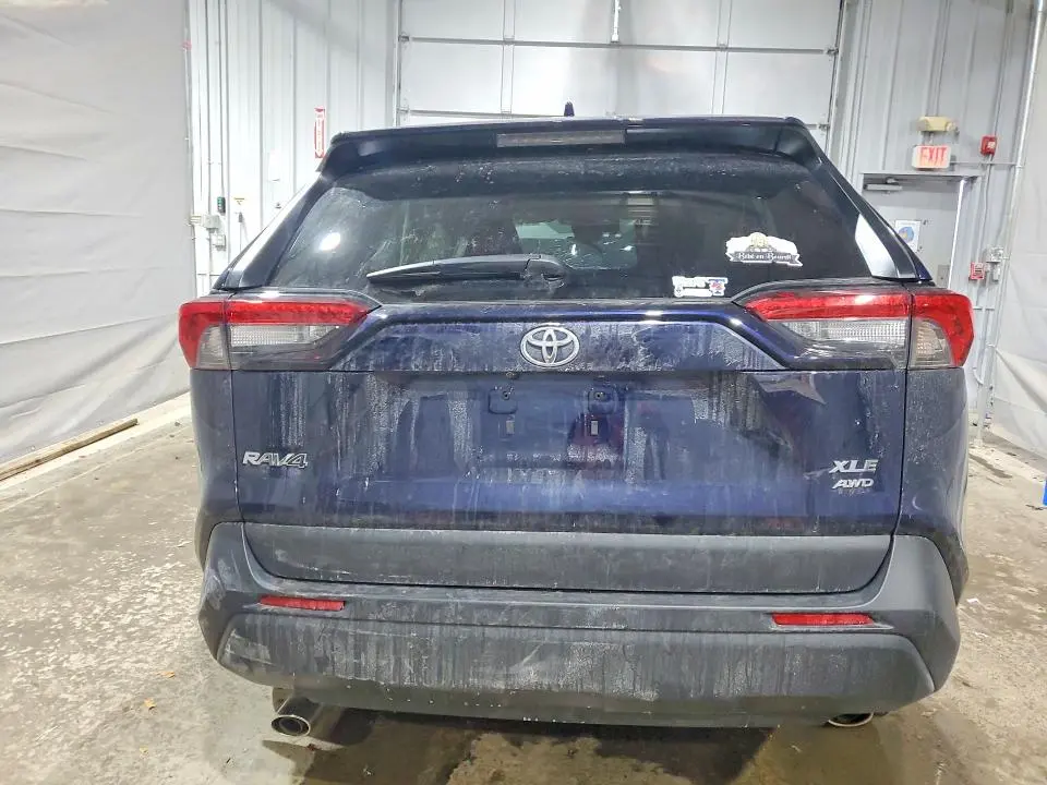 2025 TOYOTA RAV4 XLE  