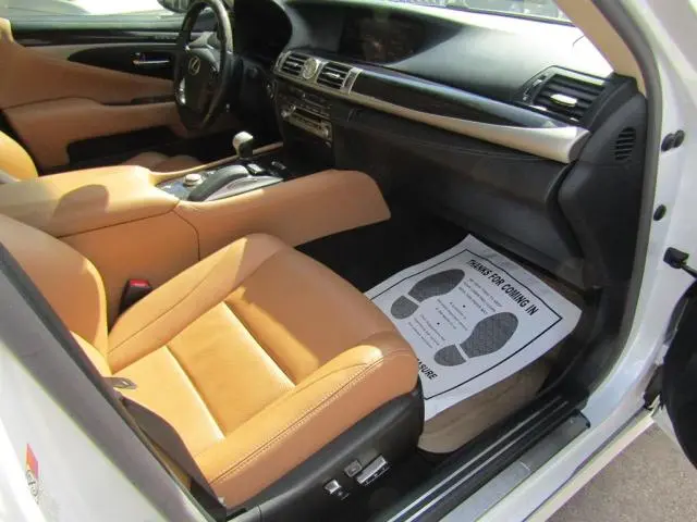 2017 LEXUS LS 460  