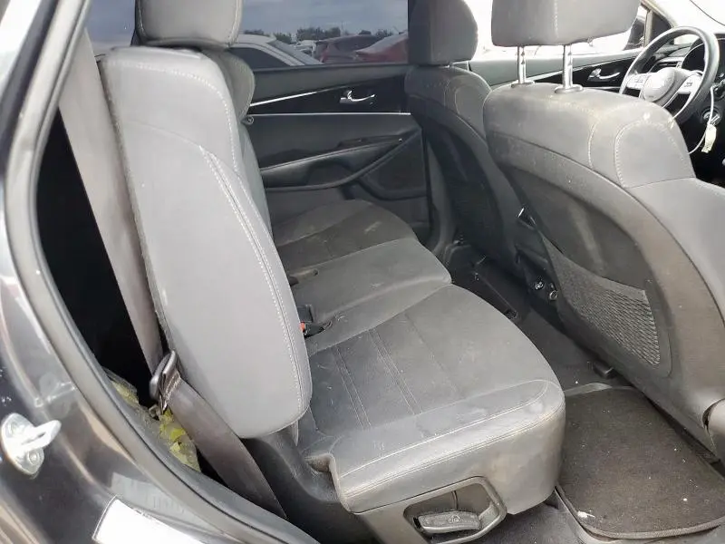2020 KIA SORENTO S  
