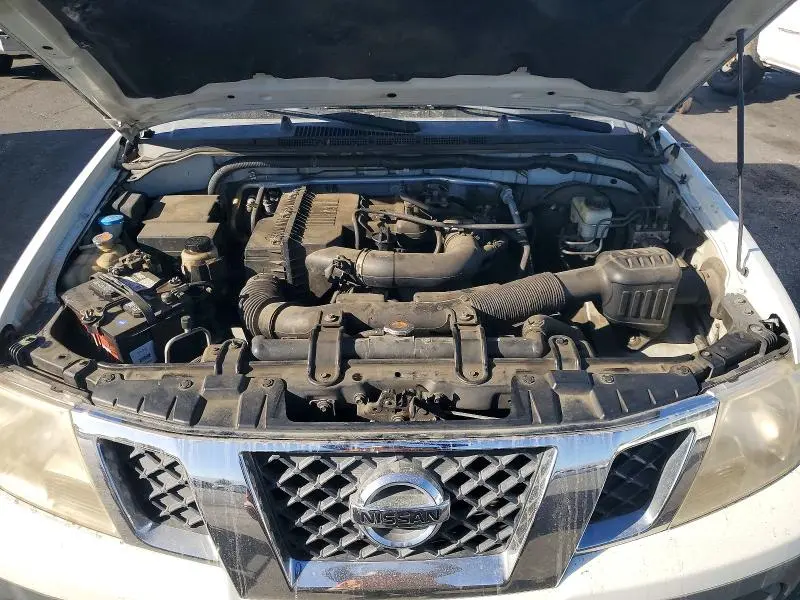 2014 NISSAN FRONTIER S  