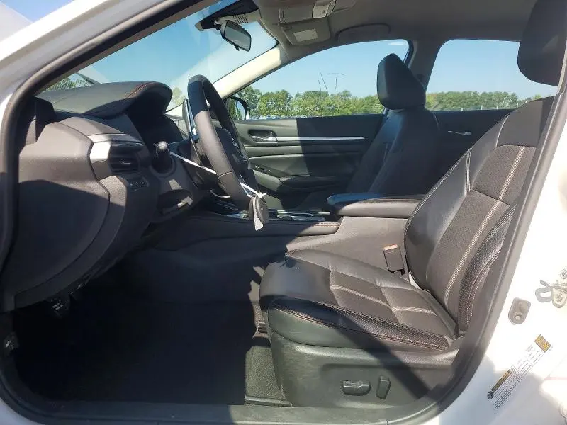 2024 NISSAN ALTIMA SR  