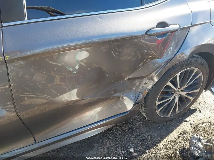 2018 TOYOTA CAMRY SE