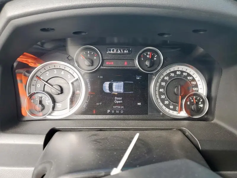 2016 RAM 1500 SLT