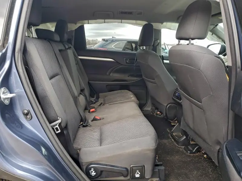 2016 TOYOTA HIGHLANDER LE  