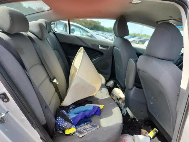 2017 KIA FORTE LX  