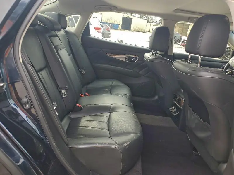 2015 INFINITI Q70L 3.7  