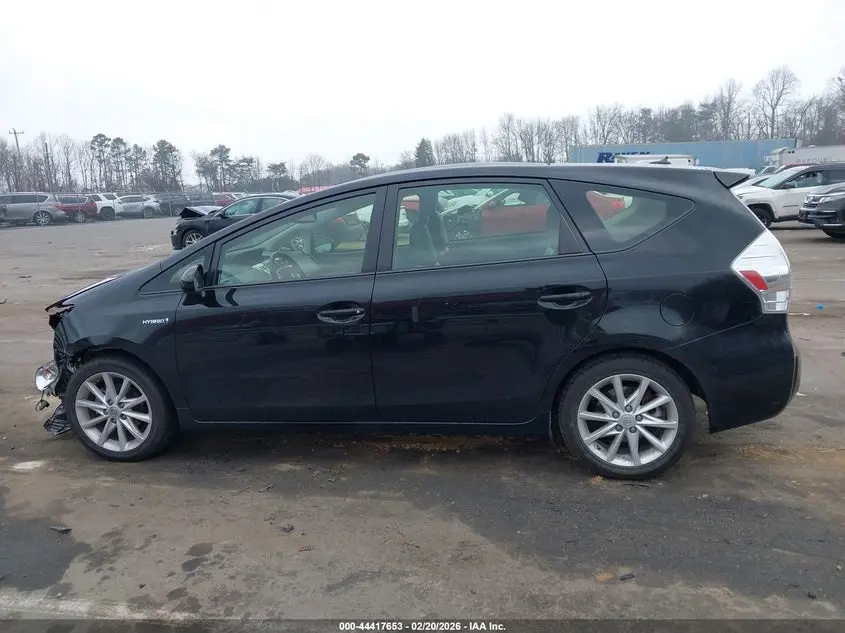 2012 TOYOTA PRIUS V  