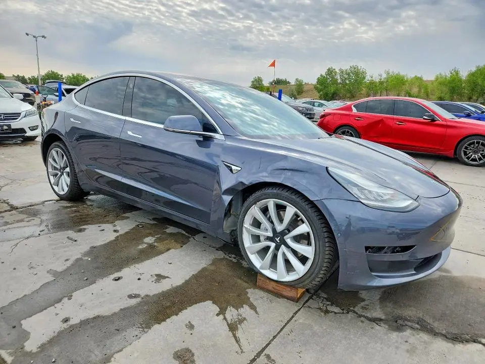 2018 TESLA MODEL 3   