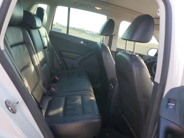 2017 VOLKSWAGEN TIGUAN SPORT  