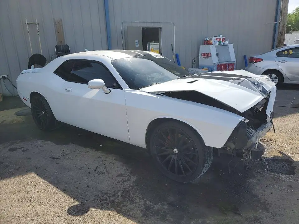 2016 DODGE CHALLENGER SXT  