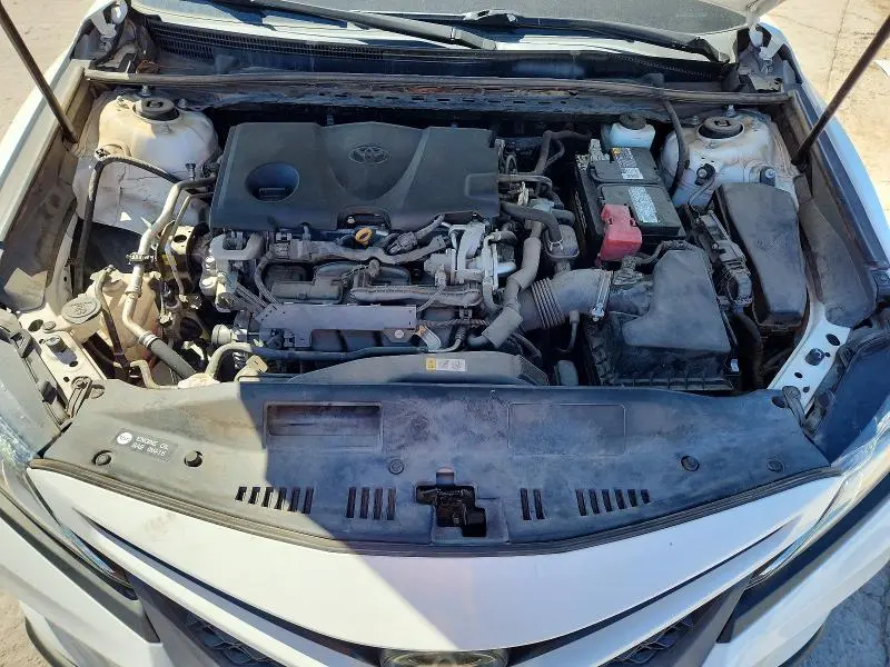 2019 TOYOTA CAMRY SE  