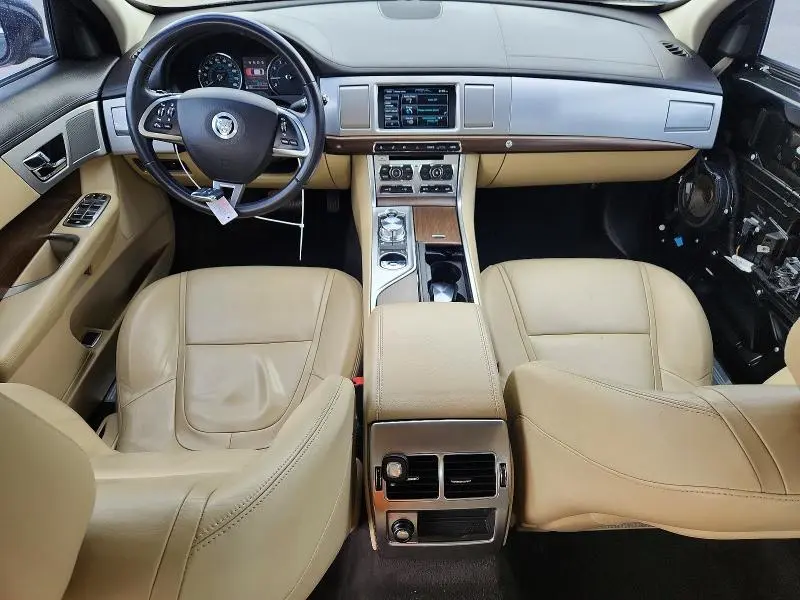 2013 JAGUAR XF   