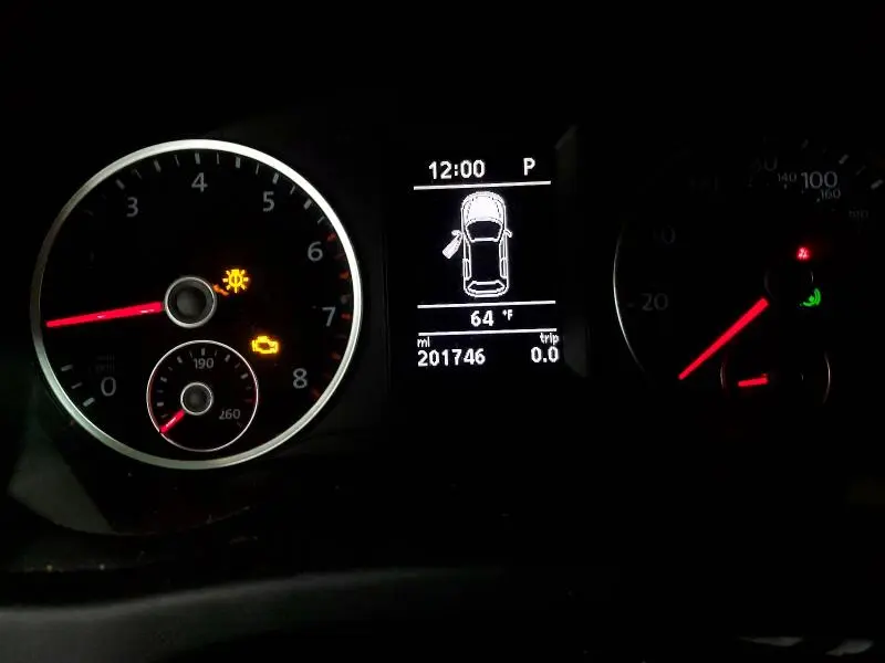 2014 VOLKSWAGEN TIGUAN S  