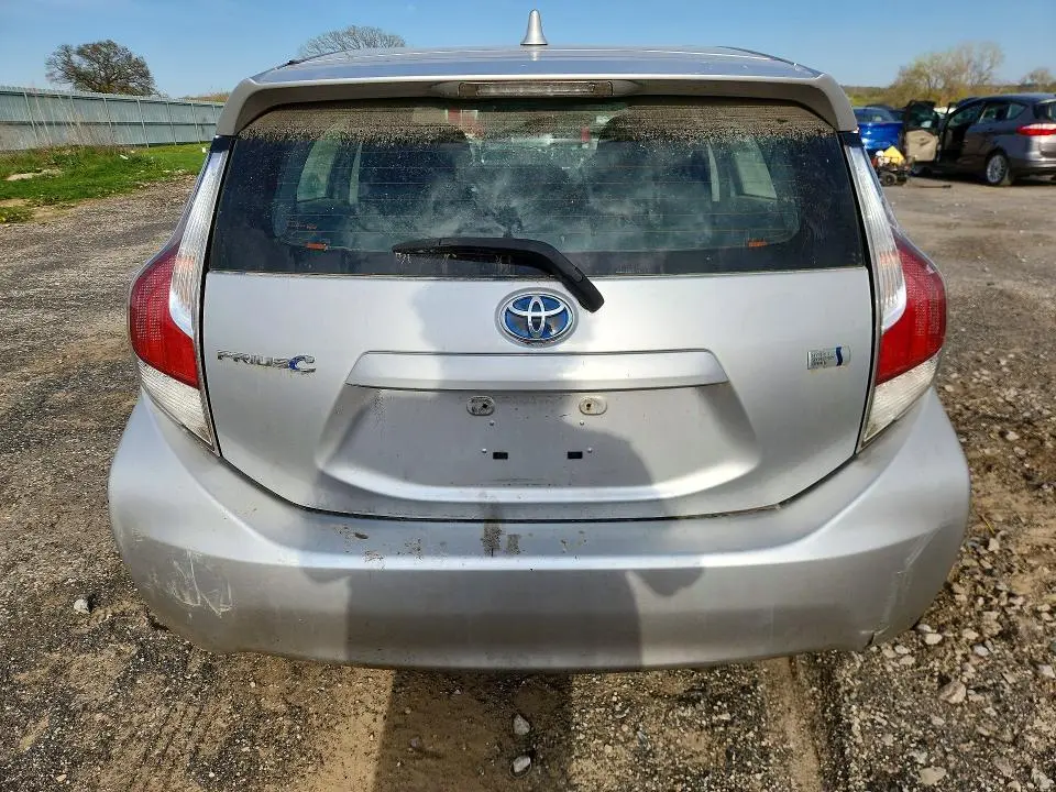 2016 TOYOTA PRIUS C TWO  