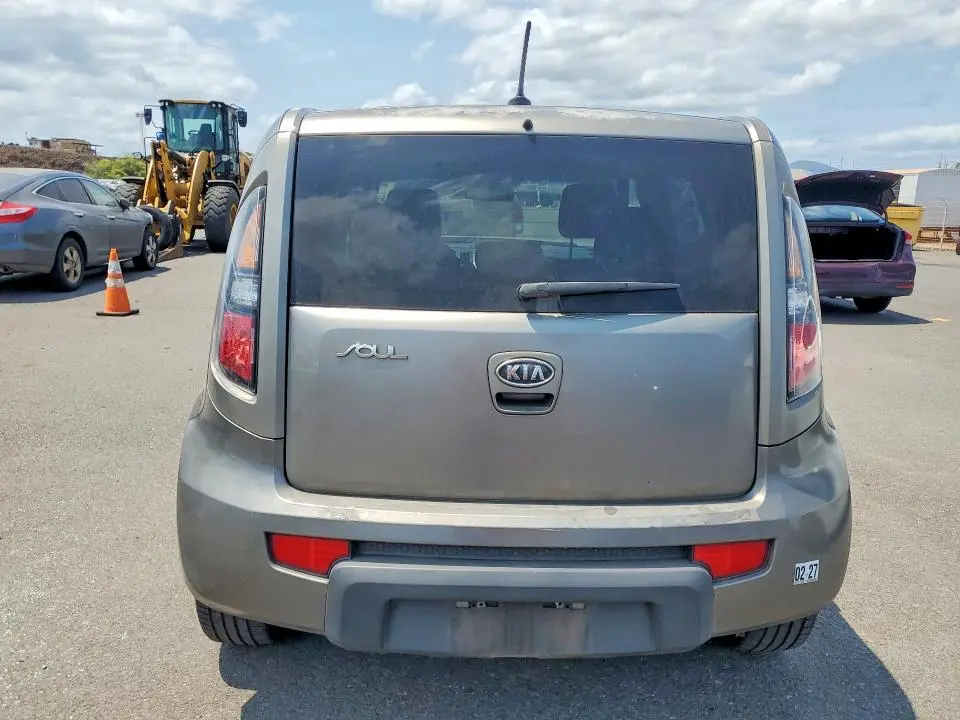 2011 KIA SOUL +  
