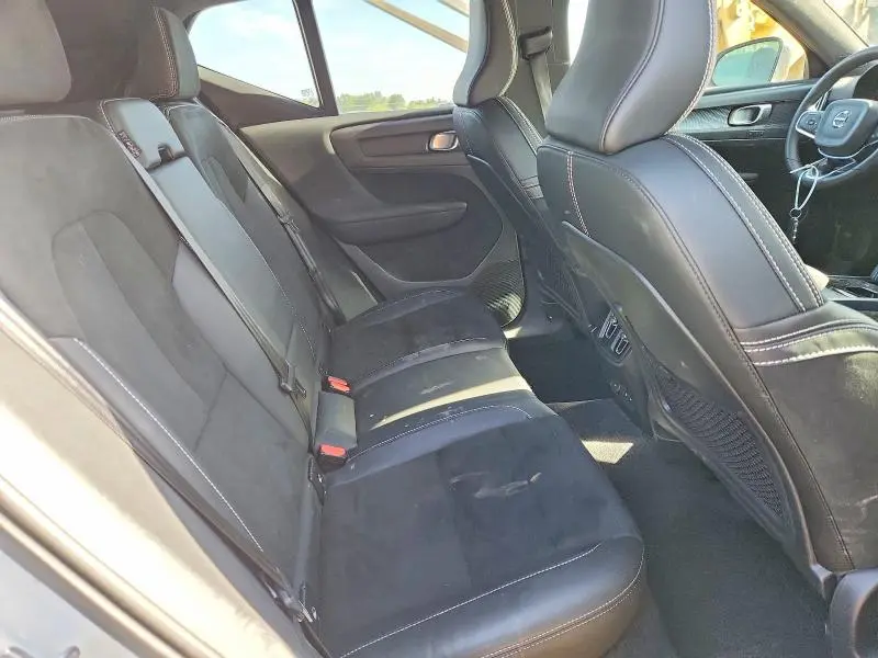 2022 VOLVO XC40 P8 RECHARGE PLUS  