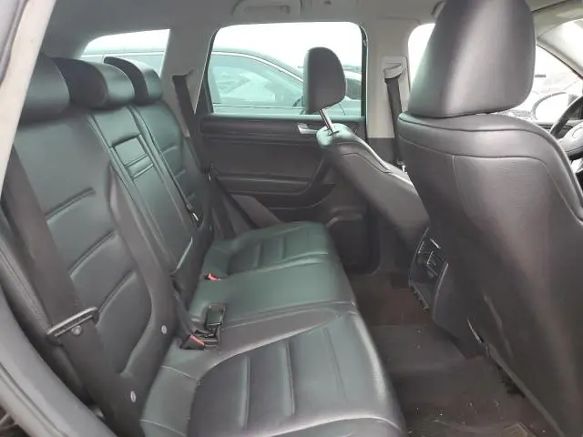 2012 VOLKSWAGEN TOUAREG V6  