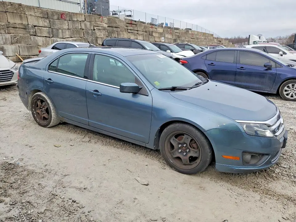2011 FORD FUSION SE  