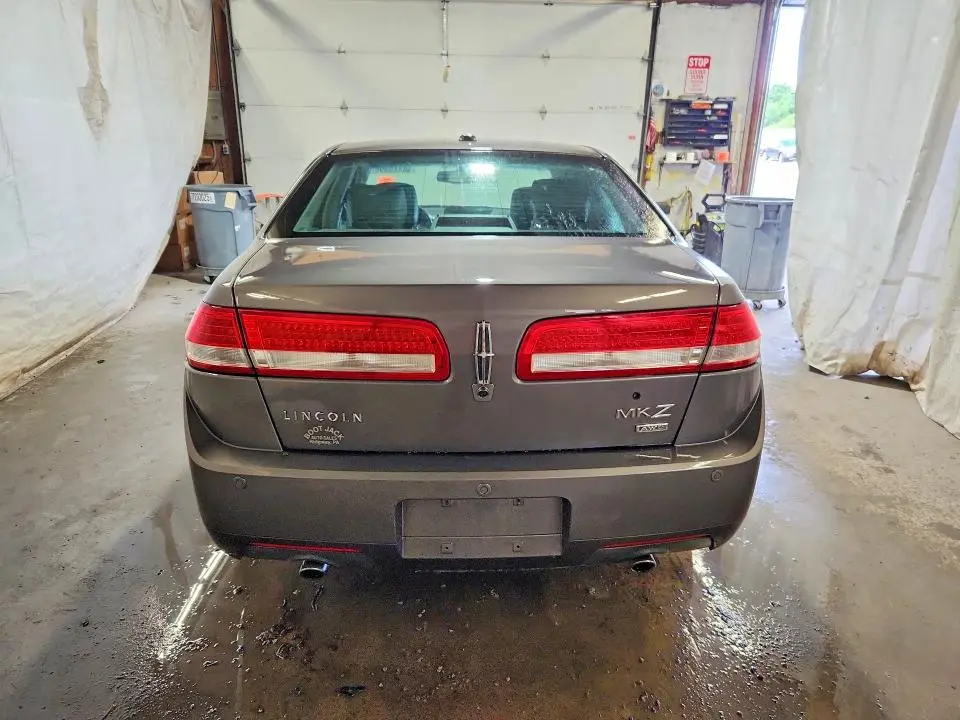 2011 LINCOLN MKZ   