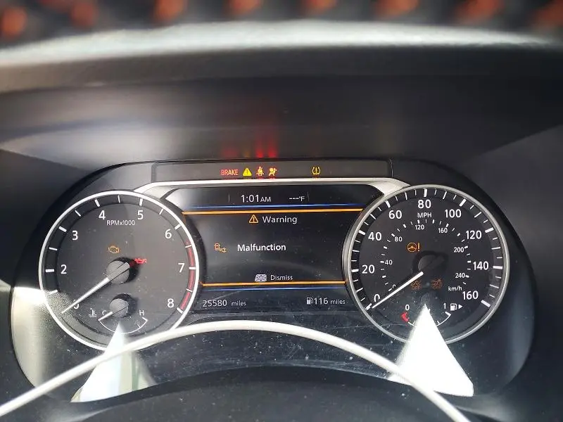 2024 NISSAN SENTRA SR  