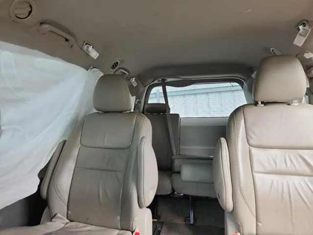 2017 TOYOTA SIENNA XLE  