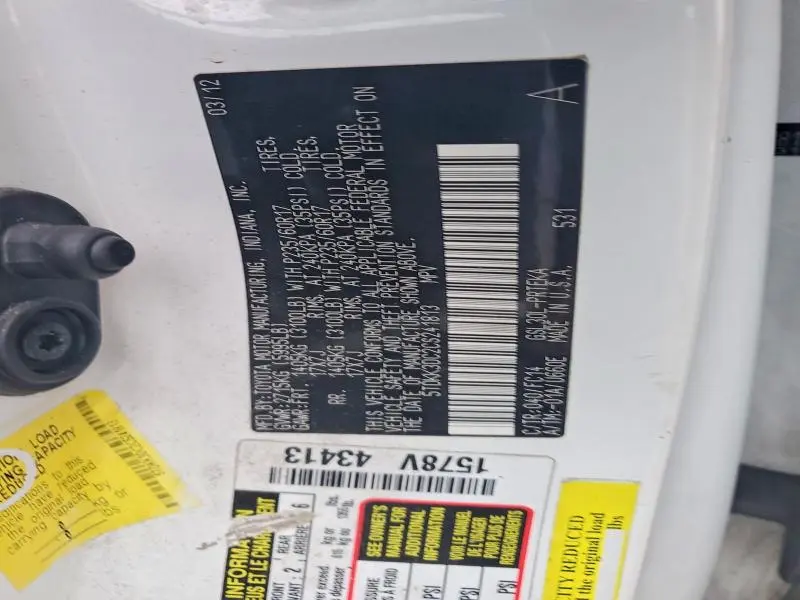 2012 TOYOTA SIENNA LE  