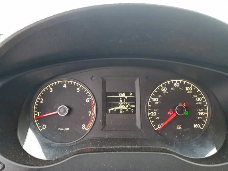 2011 VOLKSWAGEN JETTA SE  