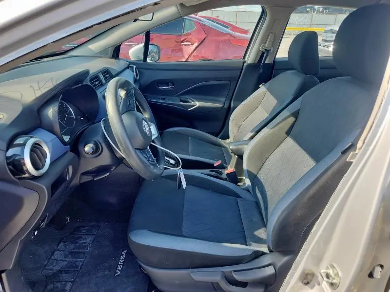 2023 NISSAN VERSA SV  