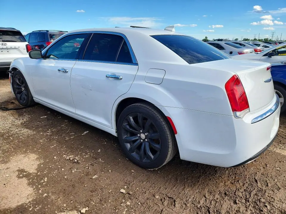 2019 CHRYSLER 300 LIMITED  