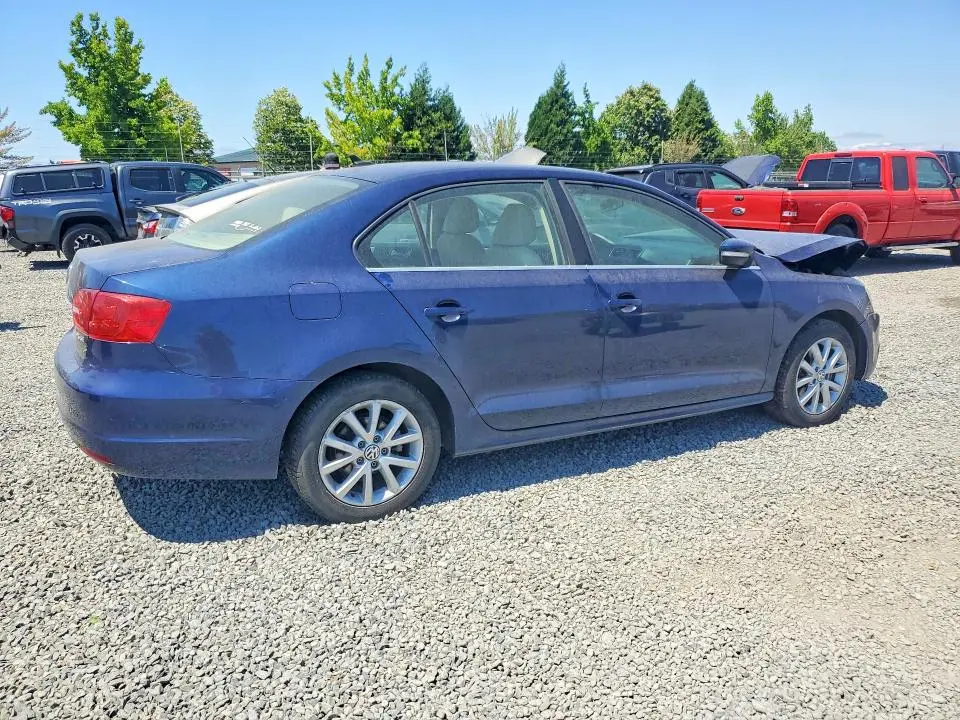 2013 VOLKSWAGEN JETTA SE  